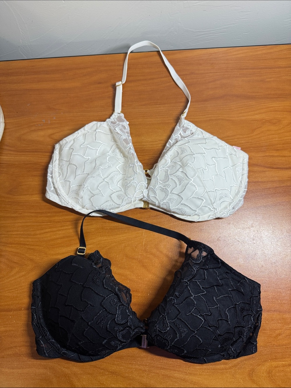 2 Victorias Secret Pushup Bras Lace Front Closure Black White Halter Neck 38C